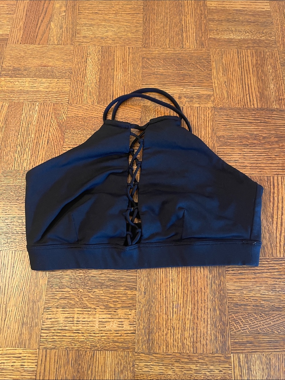 ALO HIGH NECK, LACE UP FRONT SPORTS BRA M